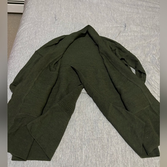 Lululemon Sit In Lotus Wrap II Heathered Dark Olive Size 2 - Picture 8 of 9